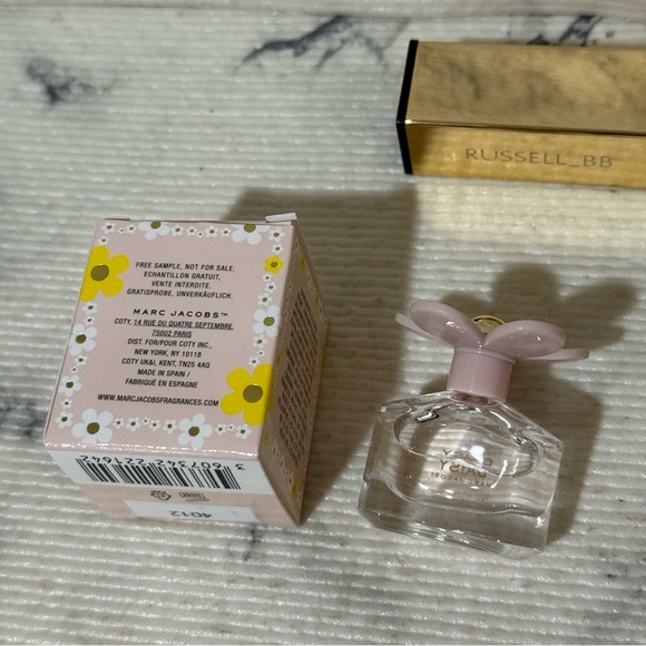 Marc Jacobs Daisy EauSo Fresh Mini Dabber - Picture 3 of 4